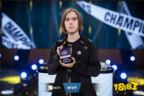 围迫使失误 围迫使失误