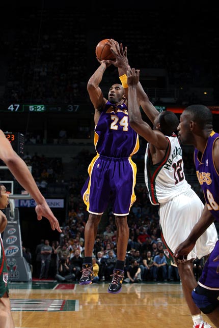 C罗在中场 C罗在中场